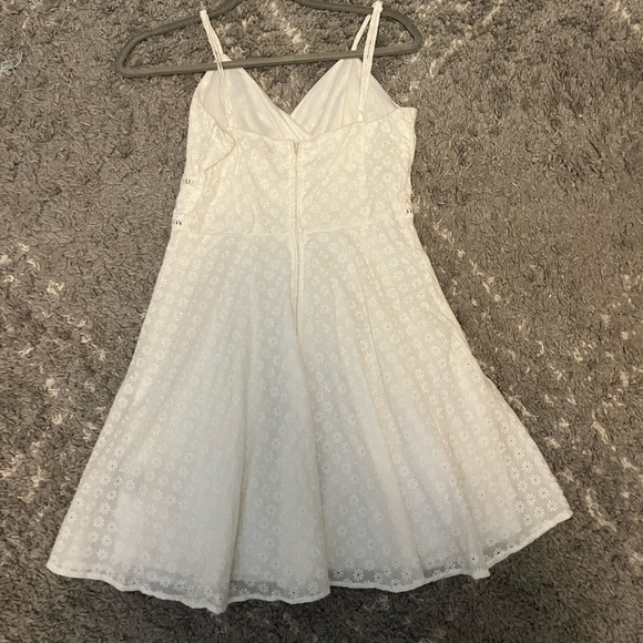 Trixxi White Floral Eyelet Dress - Picture 5 of 6